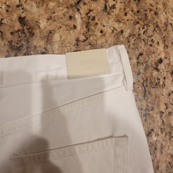 Edwin Cai Cuttoff Shorts in Eggshell  Raw Hem‎ High-rise Women's - Picture 9 of 10